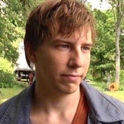 Aku Hirviniemi Enon opetukset tv-elokuvassa.
