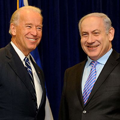 Yhdysvaltain varapresidentti Joe Biden (vas.) ja Israelin pääministeri Benjamin Netanjahu.