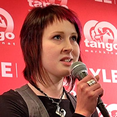 Pauliina Nieminen laulaa.