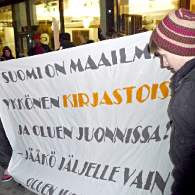 Kirjastomielenosoitus Helsingissä