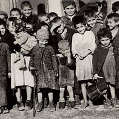 Mustalaislapsia toisen maailmansodan aikana