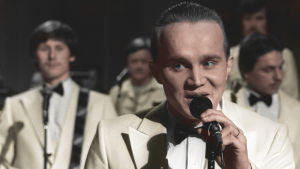Leevi and the Leavings esiintyy Suomen euroviisukarsinnassa 1981. Mustavalkoinen valokuva sävytetty.