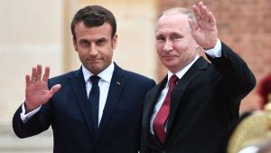 Frankrikes nye president Emmanuel Macron och Rysslands president Vladimir Putin i Versailles den 29 maj 2017.
