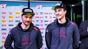 Dominik Baldauf och Max Hauke åkte fast i en razzia under VM. Dominik Baldauf och Max Hauke står bredvid varandra