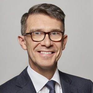 Stockmanns hoppfulla utsikter för 2018 håller ännu, säger Björn Teir. Målet är att varuhusverksamheten ska bli lönsam igen. Björn Teir, fastighetschef vid Stockmann.