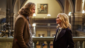Jamal (Peter Eggers) & Janni (Anja Lundqvist) har mer gemensamt än vad som är riktigt bekvämt. Jamal (Peter Eggers) & Janni (Anja Lundqvist).