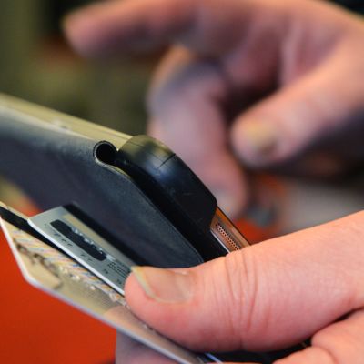 Kuvituskuvaa nettiostoksiin liittyvistä petoksista