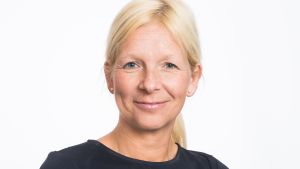 Universitetslektor Linda Jonsson säger att vuxna kan börja förebygga att barnen utsätts för sexuellt ofredande redan i dagisåldern. “Man kan tala om kroppsregler, vad man får göra mot en annan och vilka områden på kroppen som är privata.” Porträttbild på Linda Jonsson, lektor vid Linköpings universitet.