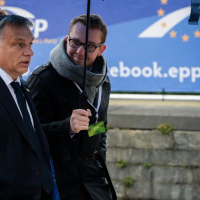 Unkarin pääministeri Viktor Orbán saapui Euroopan kansanpuolueen EPP:n kokoukseen Brysselissä pidettävän huippukokouksen alla torstaina 15. lokakuuta.