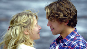 Kärleksparet Lena (Frida Hallgren) och Axel (Jakob Oftebro) Lena (Eva Hallgren) och Axel (Jakob Oftebro) i Så ock på jorden.