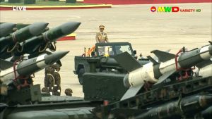 General Min Aung Hlaing i spetsen för dagens militärparad i Naypyidaw. General Min Aung Hlaing i spetsen för dagens militärparad i Naypyidaw.