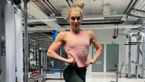Dina Kaspi har förstått vikten av återhämtning för att gå framåt på gymmet. Dina Kaspi på gymmet.