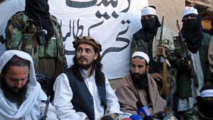 Barack Obama beordrade hemliga drönarattacker mot talibanledare som Hakimullah Mehsud ( i mitten) som dödades år 2013 Talibanledaren Mehsud i mitten