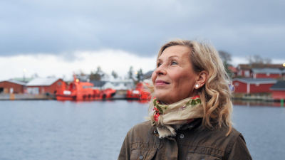 Kirjailija, näytelmäkirjailija Laura Ruohonen