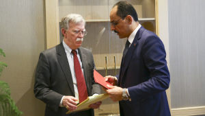 John Bolton fick träffa presidentens talesperson Ibrahim Kalin i Ankara, men närmare än så kom han inte den turkiska presidenten. USA:s nationella säkerhetsrådgivare John Bolton träffade turkiska kollegan Ibrahim Kalin i Ankara.