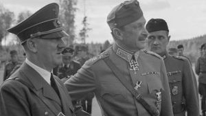 Adolf Hitlerin vierailu marsalkka Mannerheimin 75-vuotissyntymäpäivillä.