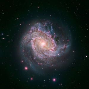 Spiraalin muotoinen galaksi "Messier 83" avaruudessa.