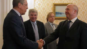 Den nuvarande människorättskommissionären Nils Muiznieks (till höger) har i sitt arbete bland annat träffat Rysslands utrikesminister Sergei Lavrov (till vänster). den nuvarande människorättskommissionären Nils Muiznieks (till höger) har i sitt arbete bland annat träffat Rysslands utrikesminister Sergei Lavrov (till vänster).
