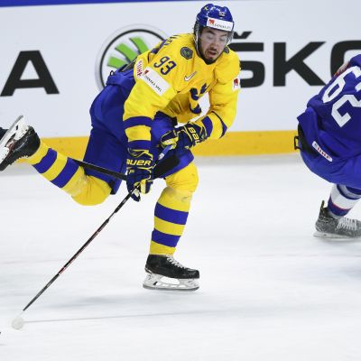 Mika Zibanejad spelar ishockey för Sverige. 