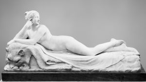 italialaisen Antonio Canovan alaston nuori nainen patsas