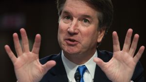 Domarkandidaten Brett Kavanaughs utnämning har dominerat medieflödet runt världen under de senaste veckorna. Brett Kavanaugh under utskottsförhören i senaten den 14 september.