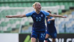 Eveliina Summanen gjorde sitt första landslagsmål i juni. Eveliina Summanen sköt in Finlands andra mål i VM-kvalsegern över Serbien.