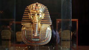 Tutankhamons guldmask Tutankhamons mask på Egyptiska museet i Kairo i november 2014