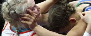 Petra Olli vann EM-brons 2019. Petra Olli och Elis Manolova i farten.
