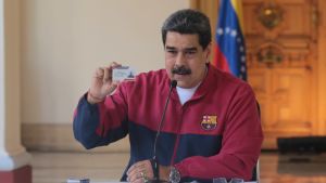 Arkivbild från 22 mars, där Nicolas Maduro meddelar om striktare coronarestriktioner i landet. Venezuelan presidentti Nicolás Maduro ilmoitti karanteenitoimien kiristämisestä viime sunnuntaina.