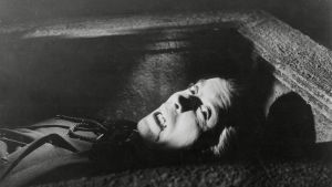 Dracula, pimeyden prinssi (1958). Kuvassa elokuvan nimihenkilö jota esittää Christopher Lee.