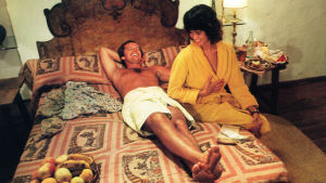 Jack Nicholson ja Maria Schneider elokuvassa Ammatti: reportteri