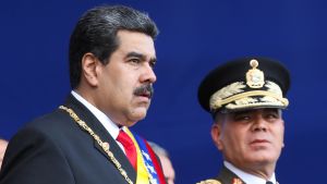Venezuelas försvarsminister Vladimir Padrino (till höger) i sällskap av president Nicolás Maduro under en militär ceremoni den 10 januari 2019. Venezuelas försvarsminister Vladimir Padrino (till höger) i sällskap av president Nicolás Maduro under en militär ceremoni den 10 januari 2019.