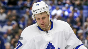 Förra veckan sade Komarov att han känner sig osäker utan visir Leo Komarov på isen.