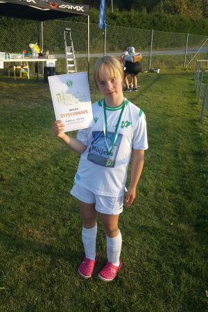 Isabella Nyström gillar fotboll, men har också simning och ridning som hobbyer. Isabella Nyström.