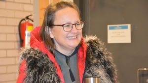 Kirsi Mantua-Kommonen säger att det också är bra för finländska barn att ha kontakt med kinesiska barn. Kirsi Mantua-Kommonen från Auroraxplorer.