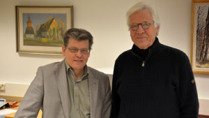 Museichef Dan Lindholm och Bengt Lundström från krigshistoriska föreningen i Västnyland. Museichef Dan Lindholm och Bengt Lundström från Krigstida föreningen