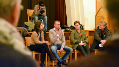 Från vänster: Miriam Attias, Timo Nyholm och Heidi Juslin-Sandin under diskussionstillfället i Hangö.