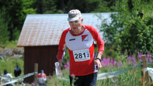 Niilo Tuominen från Rasti-Perniö var bäst i klassen H80. Niilo Tuominen vann 80-åringarnas tävlingsklass.
