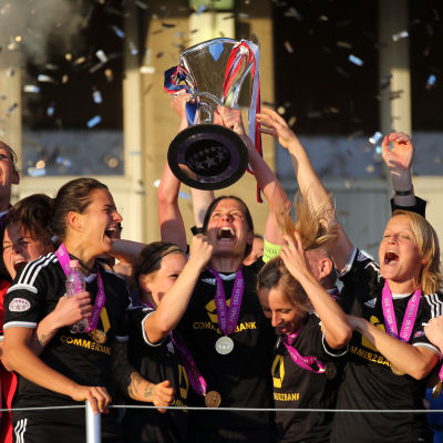 frankfurt firar champions league-seger 2015.