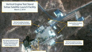 Sohae-anläggningen verkade ha lagts ner efter mötet mellan Trump och Kim i Singapore, men rustades igen upp efter mötet i Vietnam. Nya satellitbilder från provområdet i Soahe visar hur avfyringsrampen för raketer och missiler har återuppbyggts