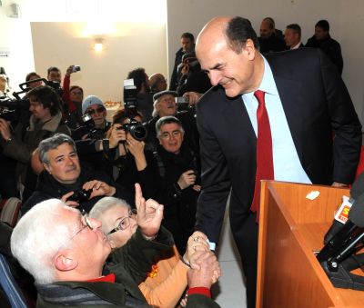 Pier Luigi Bersani med sina anhängare 19.02.13