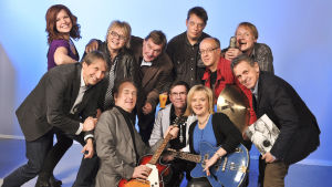På bilden ser ni Radio Vegas musikredaktion år 2010. Musikredaktionen fr.v. Eva Frantz, Kjell Ekholm, Gunilla Ginström, Georg Wallgren, Bengt Bergqvist, Hans Johansson, Camilla Kivivuori, Hans-Åke Manelius, Benny Törnroos och Mårten Holm. På bilden saknas Dan Eskil Jansson och Henrik Svahn.