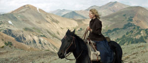 Nina Hoss som tysk invandrarguldjägare i filmen Gold. Nina Hoss som tysk invandrarguldjägare i filmen Gold.