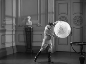 Chaplin i Diktatorn Charlie Chaplin som Hitlers dubbelgångare i Diktatorn