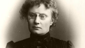 Alma Söderhjelm drömde om att bli världsmedborgare Alma Söderhjelm var historiker och Finlands första kvinnliga professor.