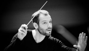 Dima Slobodeniouk - (Copyright: Marco Borggreve) Kapellimestari Dima Slobodeniouk