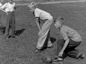 Amerikkalaisen jalkapallon peluuta (1947).