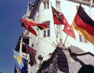 Liput liehuvat Imatran valtionhotellissa 1961