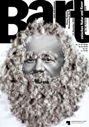 Ausstellungsplakat. Gunter Rambow: Bart. Zwischen Natur und Rasur, 2015. Siebdruck, Gänsefedern.