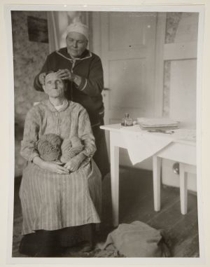 Anni Niemelä hierottavana (1927)